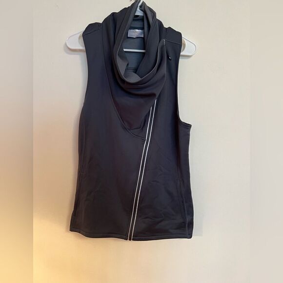 Limited Edition Calia Zipper Vest - Picture 1 of 4